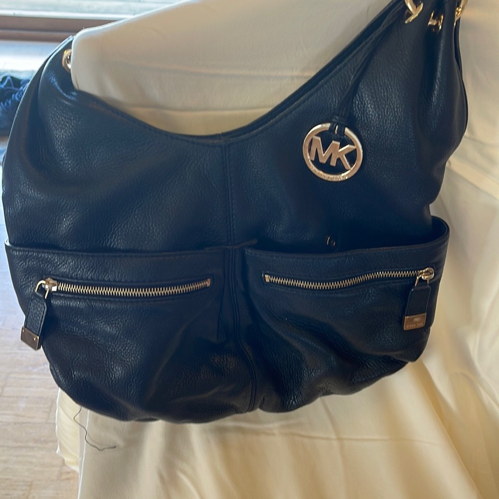 Black leather Michael Kors shoulder bag